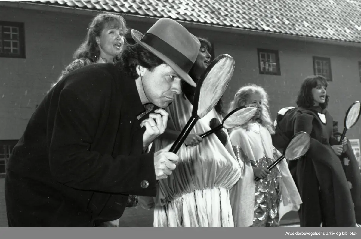 Naturvernforbundet. Sommerteater, miljødetektiven Blekkulf. Fra venstre: Geir Holmsen. Guri Schanke, May Britt Andersen, Jannecke Øinæs og Pia Borgli startet sommerens store Blekkulf-jakt.