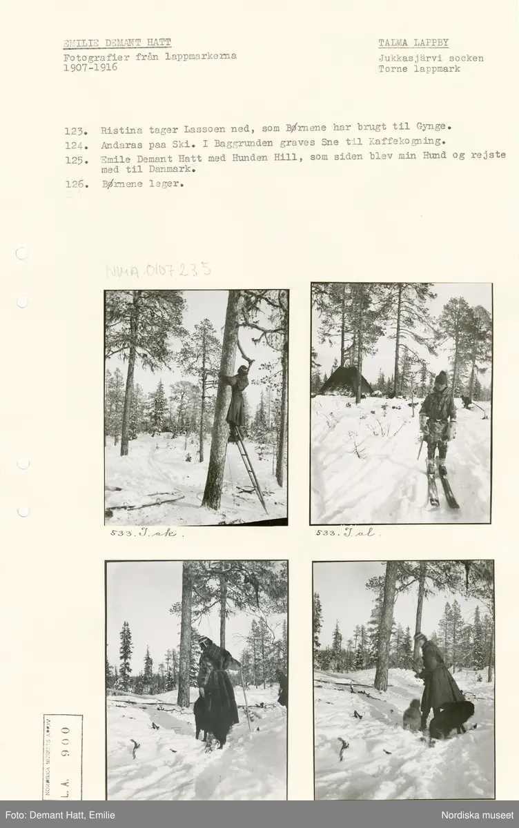 Arkivark med monterade fotografier tagna av Emilie Demant Hatt. Bilderna ingår i en serie fotografier tagna i Lappland, Sapmi mellan åren 1907 och 1916.