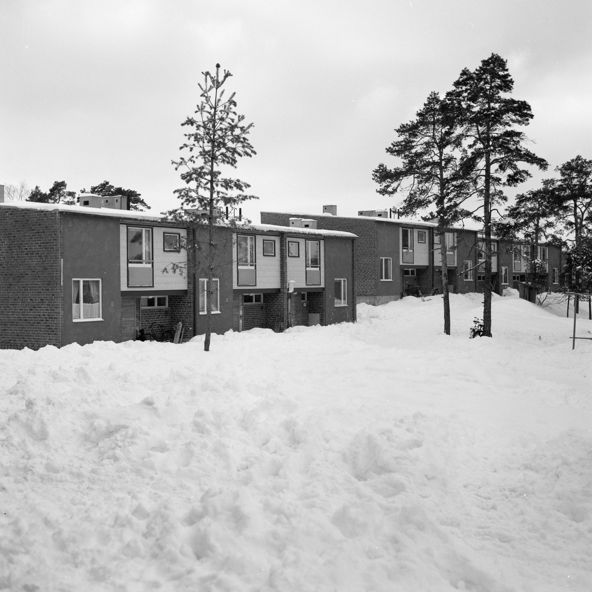 Radhusområde
Exteriör, vintertid i mulet väder.