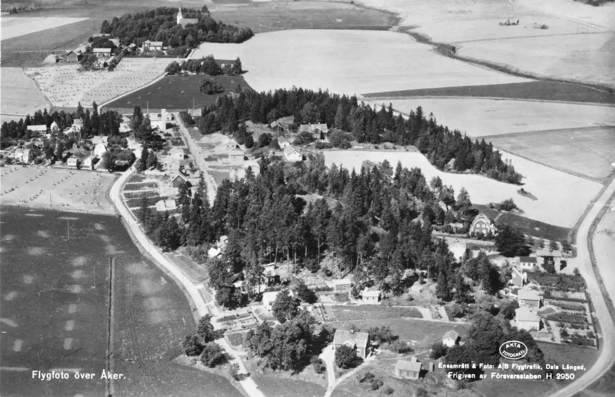 Flygfoto över Valsberga; Åkers styckebruk (mellan Strängnäs och Mariefred).