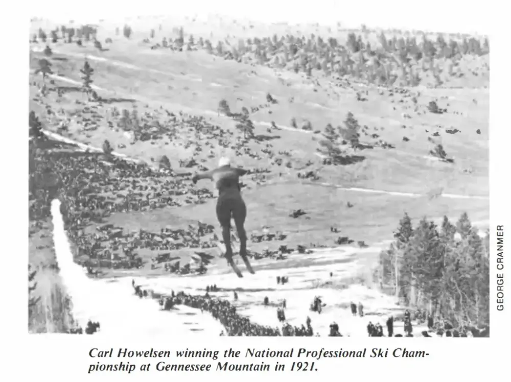 Skihopper i svev. Nesten bar bakke