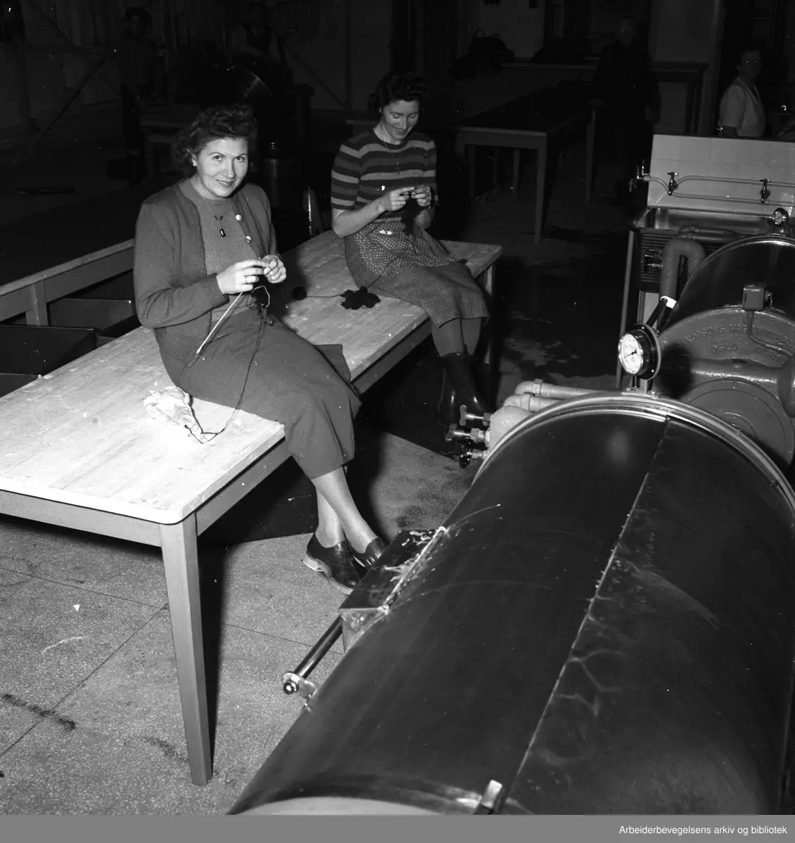 Husmødre i fellesvaskeri på Etterstad Syd, september 1951