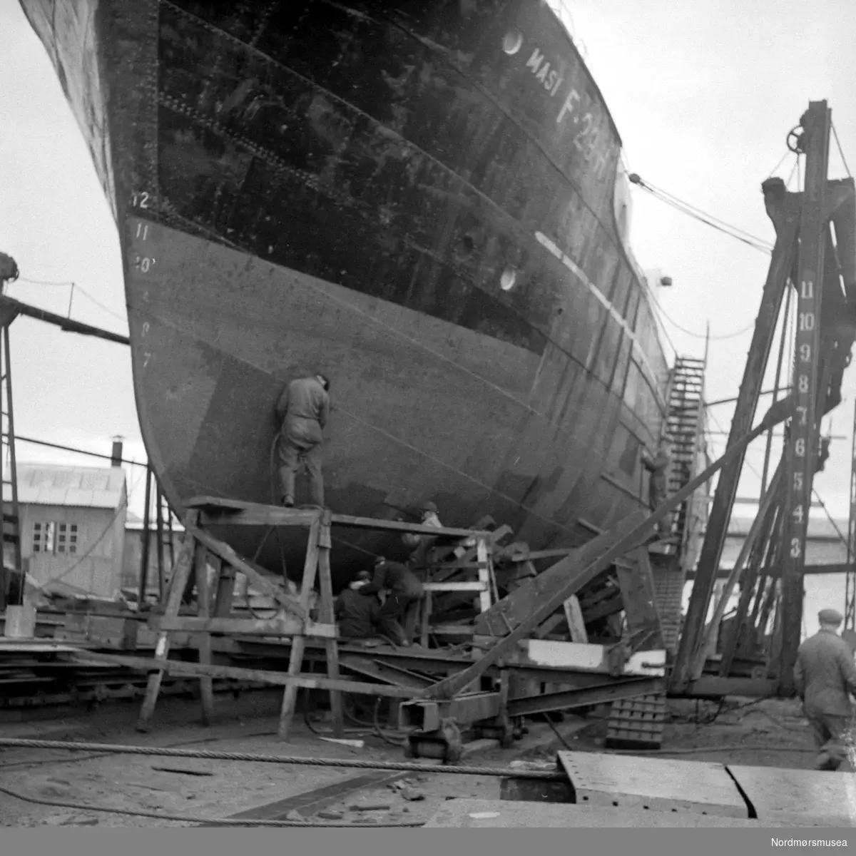 Foto fra Storvik Mekaniske Verksted A/S. Bildeserien er registrert på navnet "Lars". Fotograf er Nils Williams.