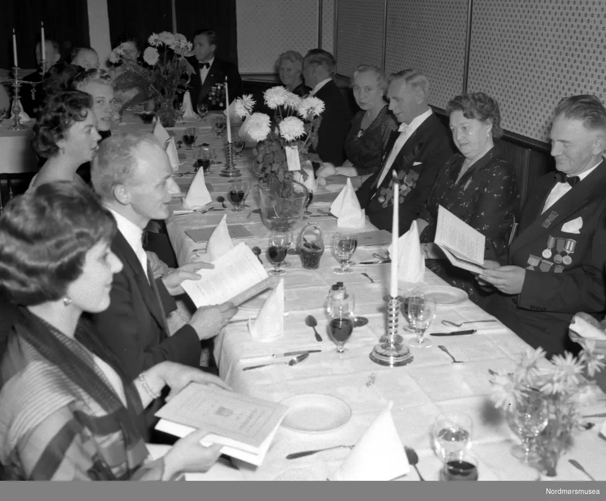 Sangkoret Varden. Jubileumsfest. Årstall er ukjent men trolig på 1960-tallet. Fotograf er Nils Williams.