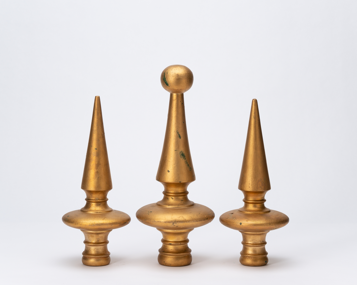 tekst, båt, anker, fyrbøter i arb., ornamenter.