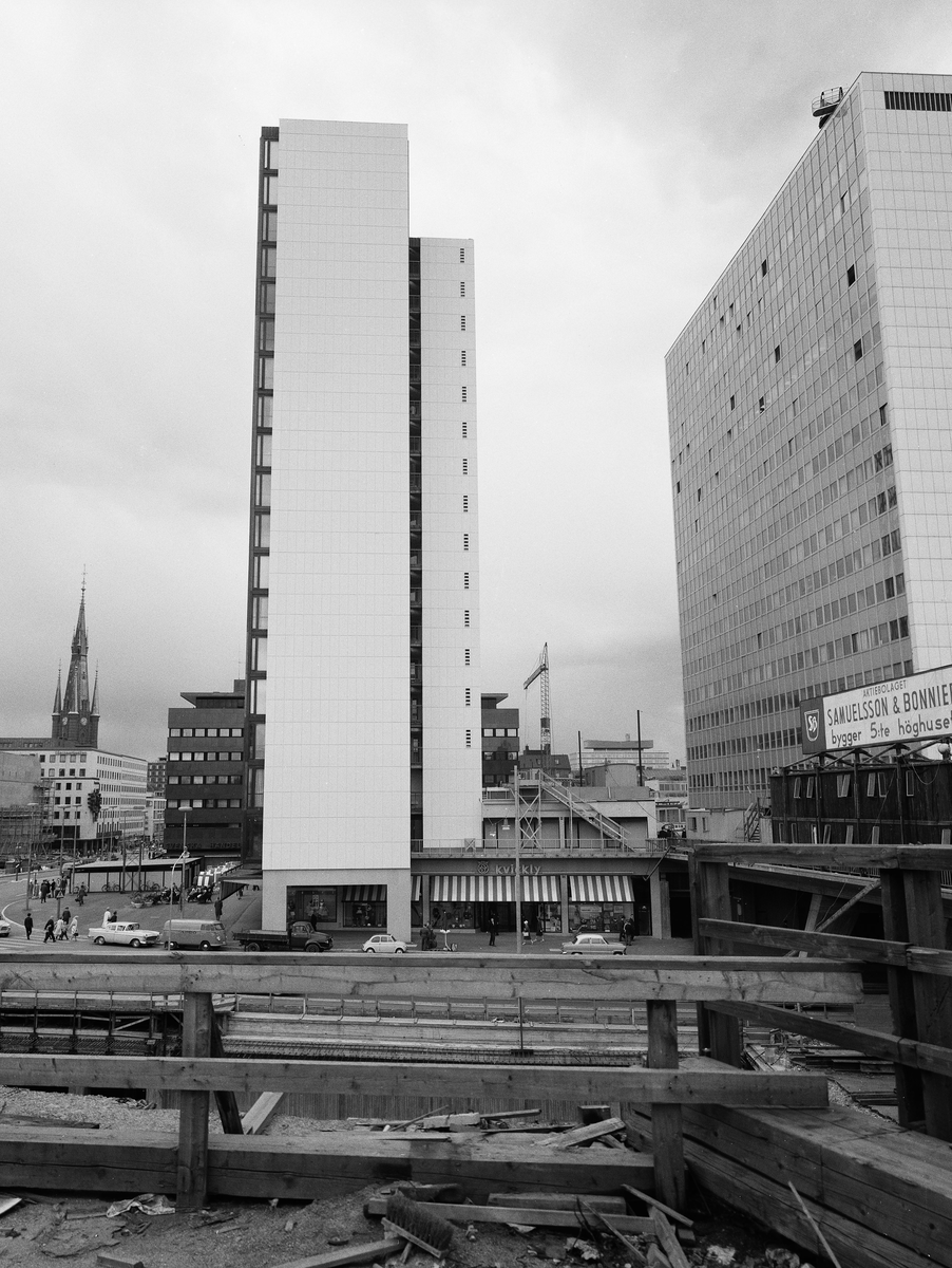 5:e höghuset vid Hötorget
Exteriör. Gavelfasad mot Sveavägen. Klara kyrka i bakgrunden.