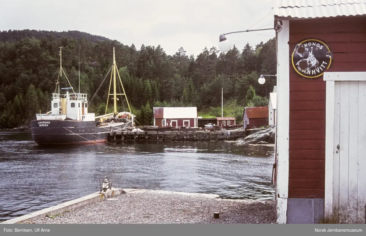 M/S Lukksund ved kai ved Malkenes i Tysnes