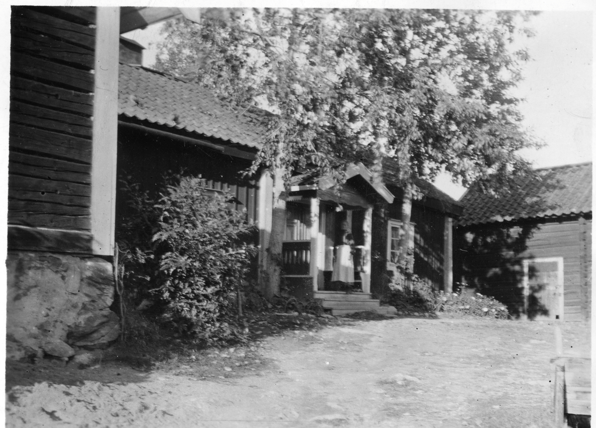 Haraker sn, Västeräng.
Manbyggnad, bodar m.m. 1918.