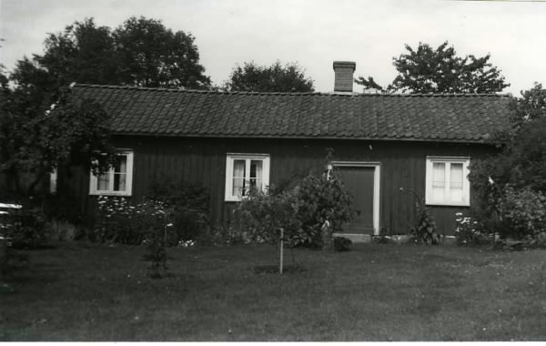 Stuga vid vägen till Arendal i Tölö socken.