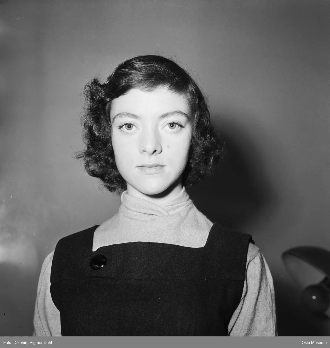 portrett, kvinne, skuespiller, brystbilde, rollebilde, "Anne Frank" på Folketeatret