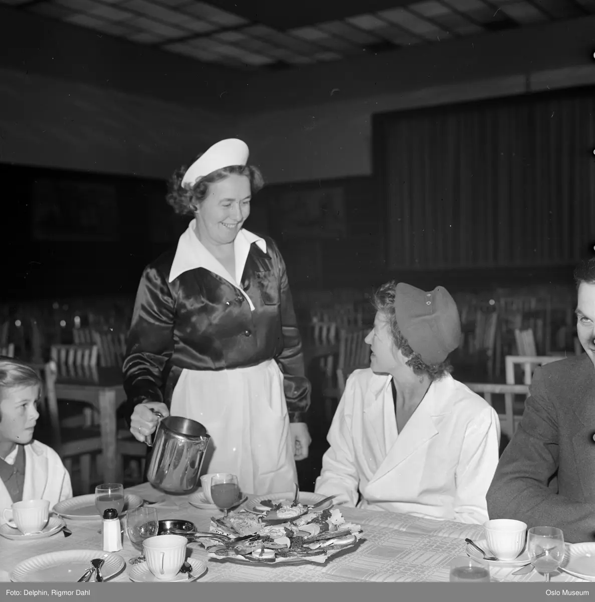 Freia sjokoladefabrikk, interiør, kantine, kvinne