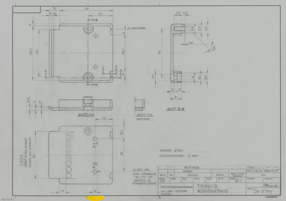 Skisser och detaljritningar till en kortläsare. Förklarande noteringar och måttangivelser. Även ett produktblad från tillverkaren.