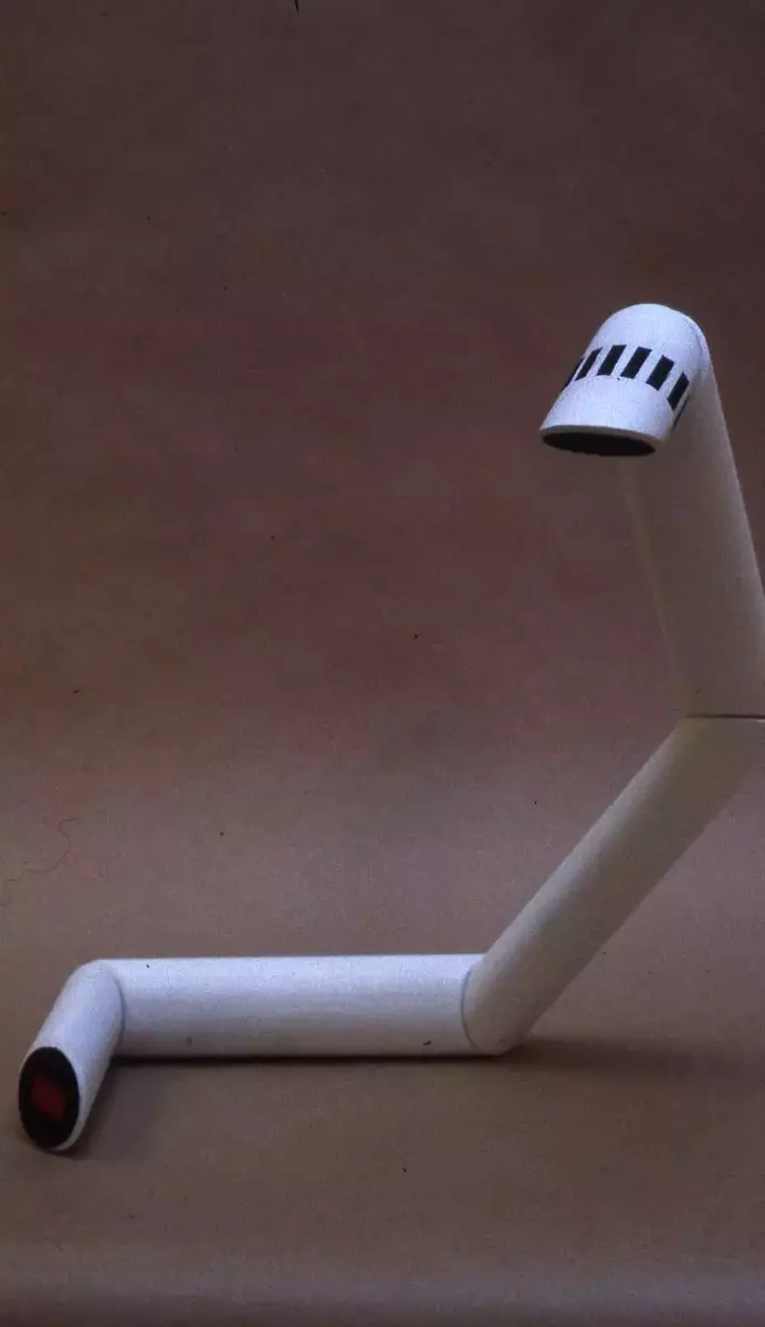 Ledlampa. Skisser på design och fungerande modell på ledlampa för Brio tåg. Eget projekt.