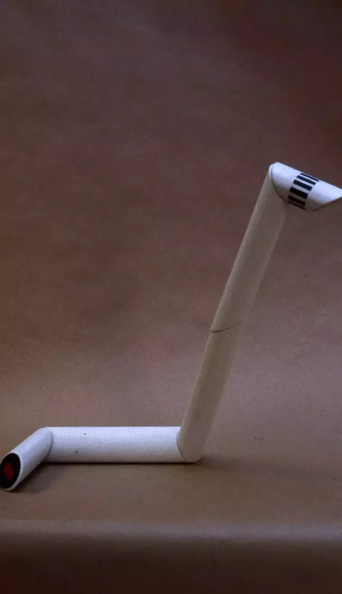 Ledlampa. Skisser på design och fungerande modell på ledlampa för Brio tåg. Eget projekt.