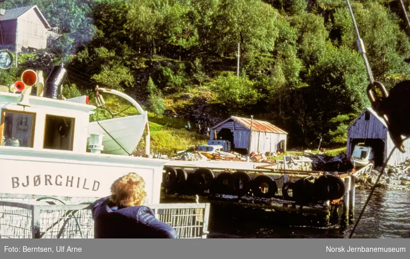 Ombord i M/S Bjørghild ved bryggen ved Geithus i Sogn