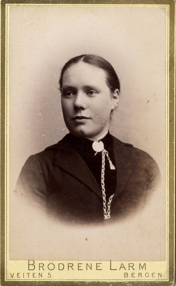 Kvinneportrett