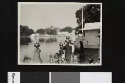 Udaipur: Kvinner henter vann i skinnende messingkar.