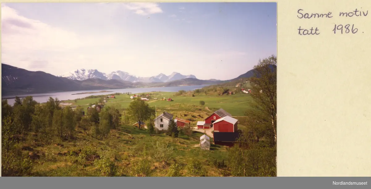 Blikk på Haug og Ålstad på Engeløya.