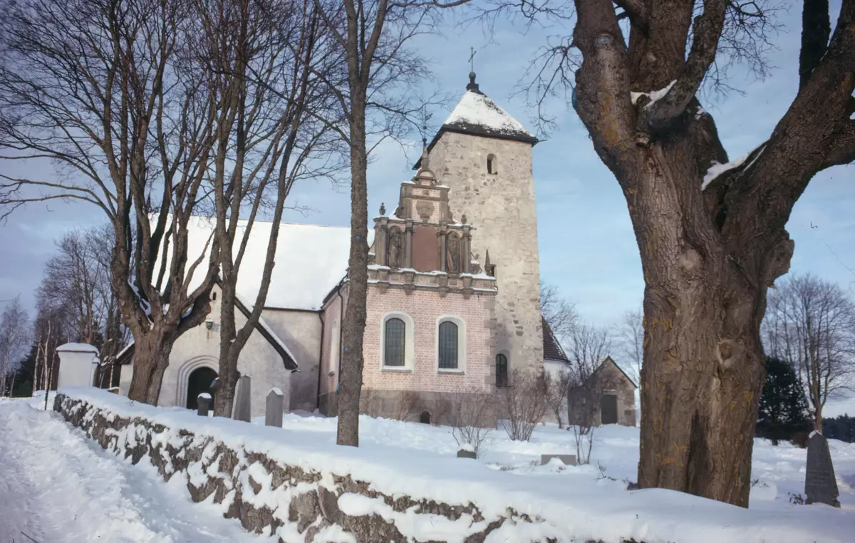 Norrsunda kyrka från S.