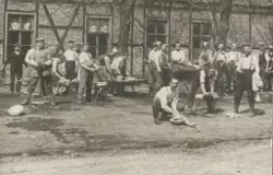 Text i fotoalbum: "Från utbildningstiden i Kreckow nära Stet