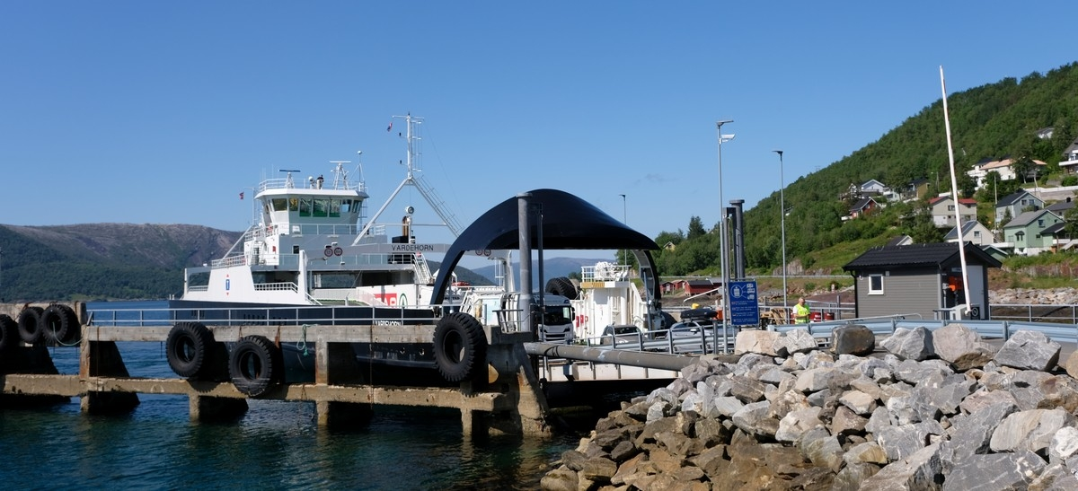 Ferge Drag - Kjøpsvik. Bilde tatt på fergekaia i Kjøpsvik, 1. juli 2021 før ombygging til elektrisk drift.  Foto: Harald Harnang.