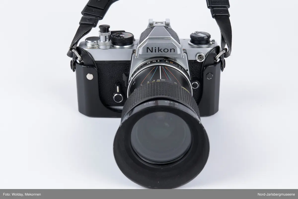 Kamera av typen Nikon HN-2 i futteral