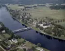 Flygfoto över Husby, samt kyrka, Hedemora 1981.