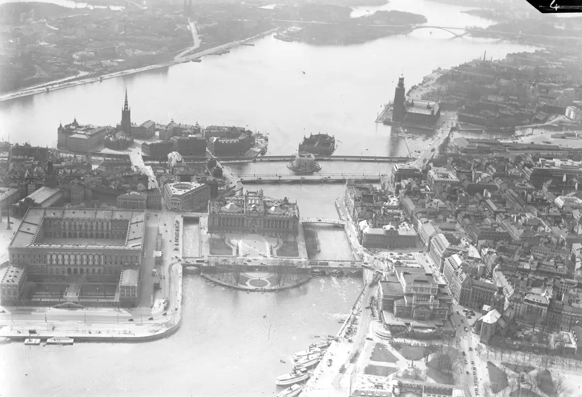 Flygfoto över Stockholm med Gamla stan; Norrmalm och Kungsholmen
