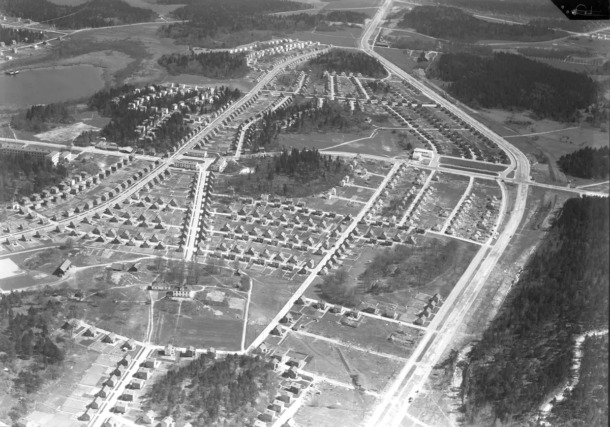 Flygfoto över Stockholm; Bromma samhälle
