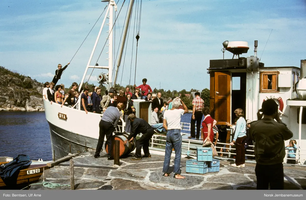 M/B Øya ved Gamle Hellesund i rute fra Kristiansand til Lillesand