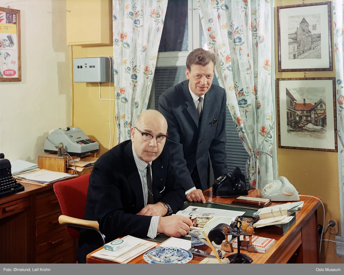 Original-Trykk, trykkeri, interiør, kontor, menn, sittende ved skrivebord