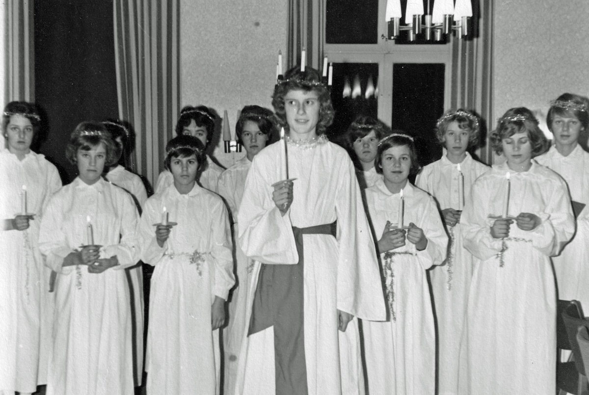 Julavslutning med spex. Skövde lottakår på 1950-talet