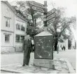 Norberg.
Kamrer August Friberg på refug med vägvisare. 1930-tal.