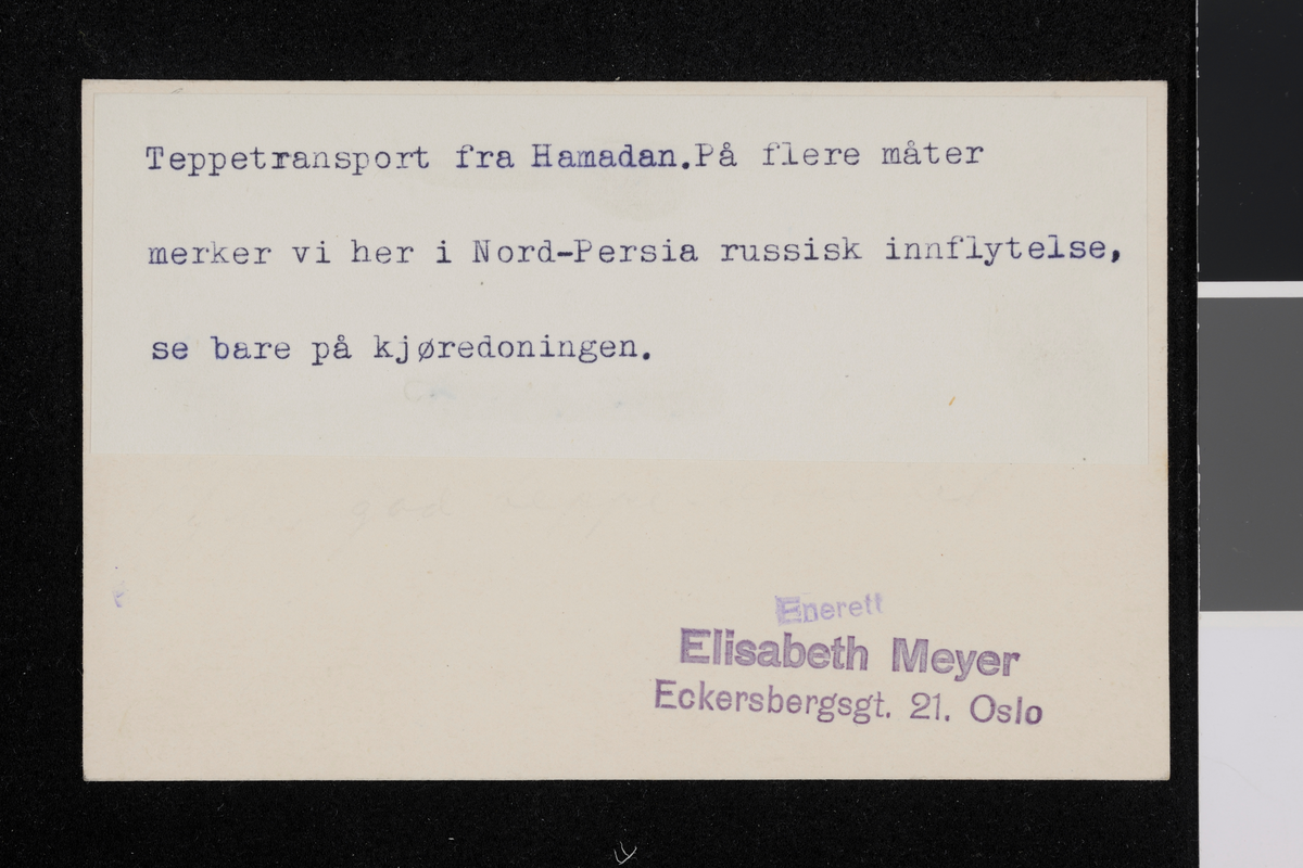 Teppetransport fra Hamadan. Karavan av hester med vogner. Russiske innflyttere til Iran. Fotografier tatt av/ samlet inn av Elisabeth Meyer fra reise til Iran 1929.