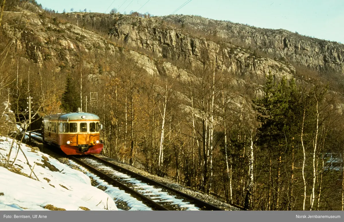 Dieselmotorvogn BM 89 ved Straumlandsveien holdeplass på Flekkefjordbanen