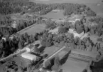 Flygfoto över Skogshögskolan i Garpenberg, Hedemora 1958.