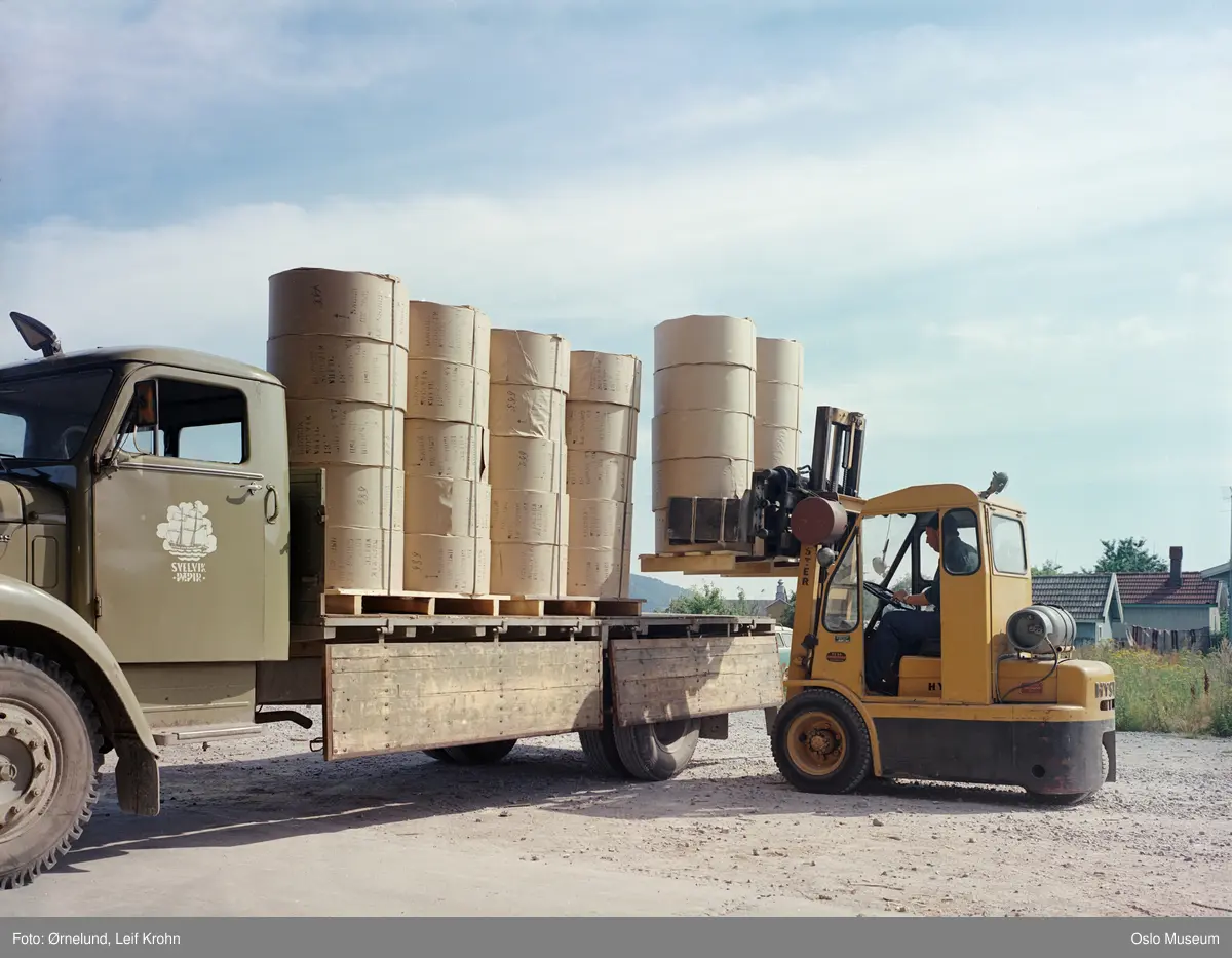 lager, truck, lastebil, lasting av papirruller