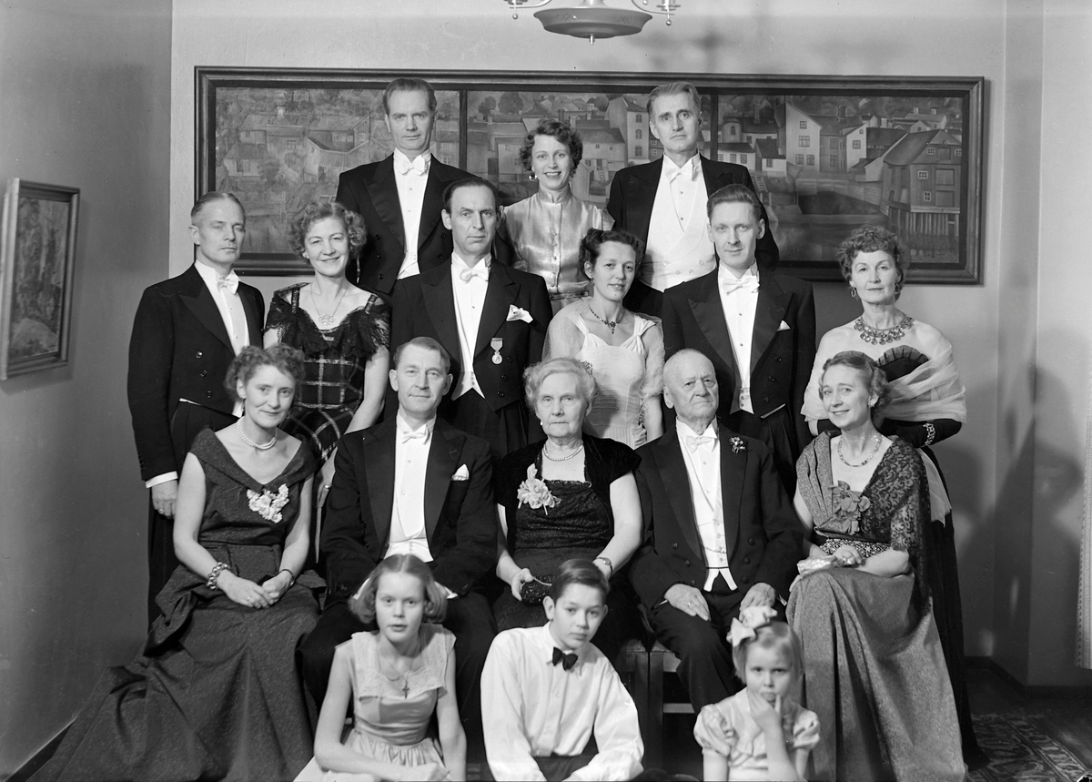 Banksjef Knut Tronstad og hustru Karoline feirer gullbryllup