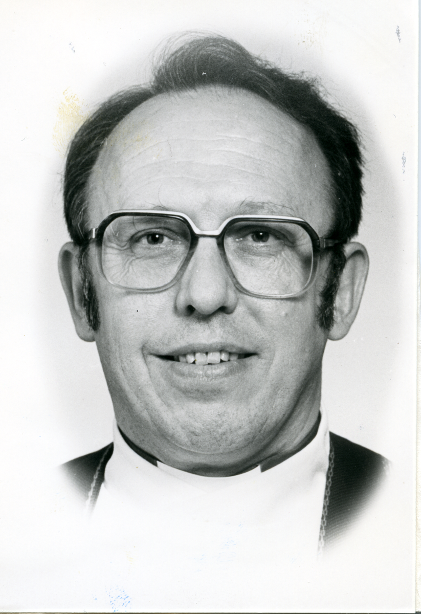 Frank Kolberg var sokneprest i Nes Prestegjeld fra 1976 til 1989. Han var svært historieinteressert og var ei tid leder i Hallingdal Historielag. Han skrev mye om prester i Nes gjennom tidene.
