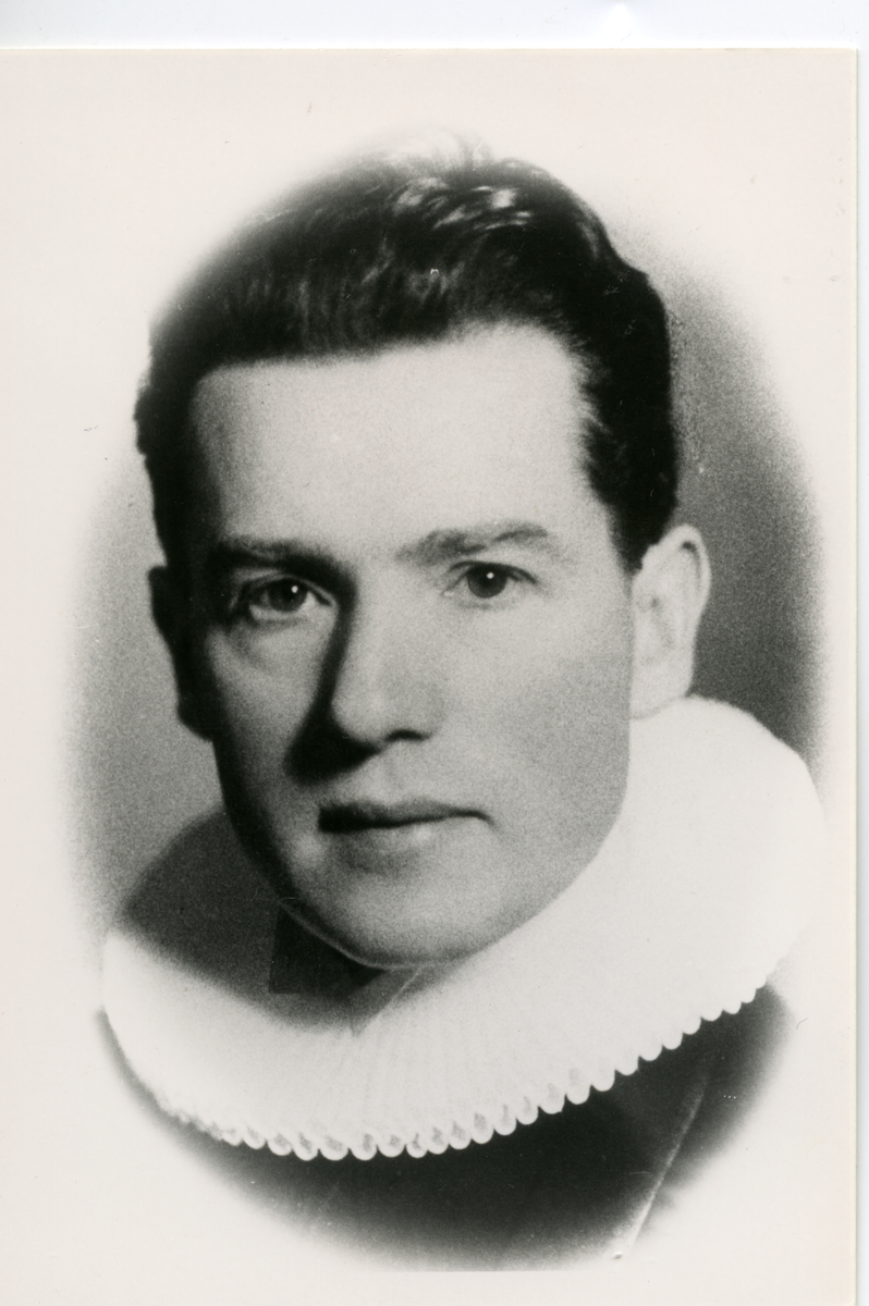 Sogneprest Salmund Djuvik var Sogneprest i Nes fra 1939
til 1952
