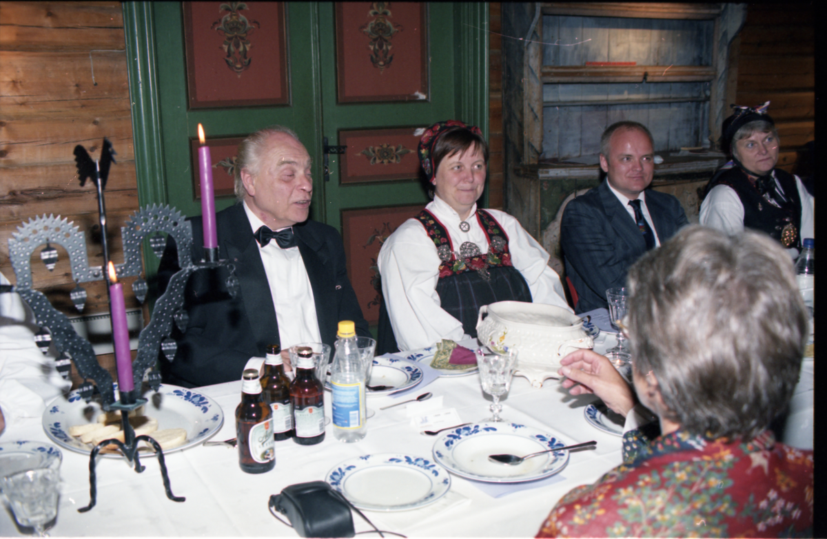 Museumsjubileum 100 år. Tandbergbygget.
F. v. : Geir Helgen, Anne Marie Kollhus, ukjent, ukjent
