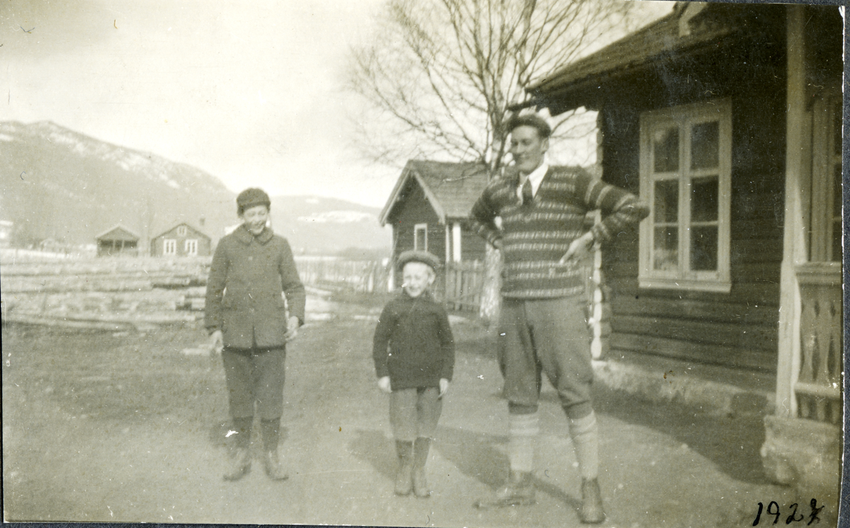 Gruppebilde frå Lagmandokk i 1927 T.v. Steingrim Lagmandokk
