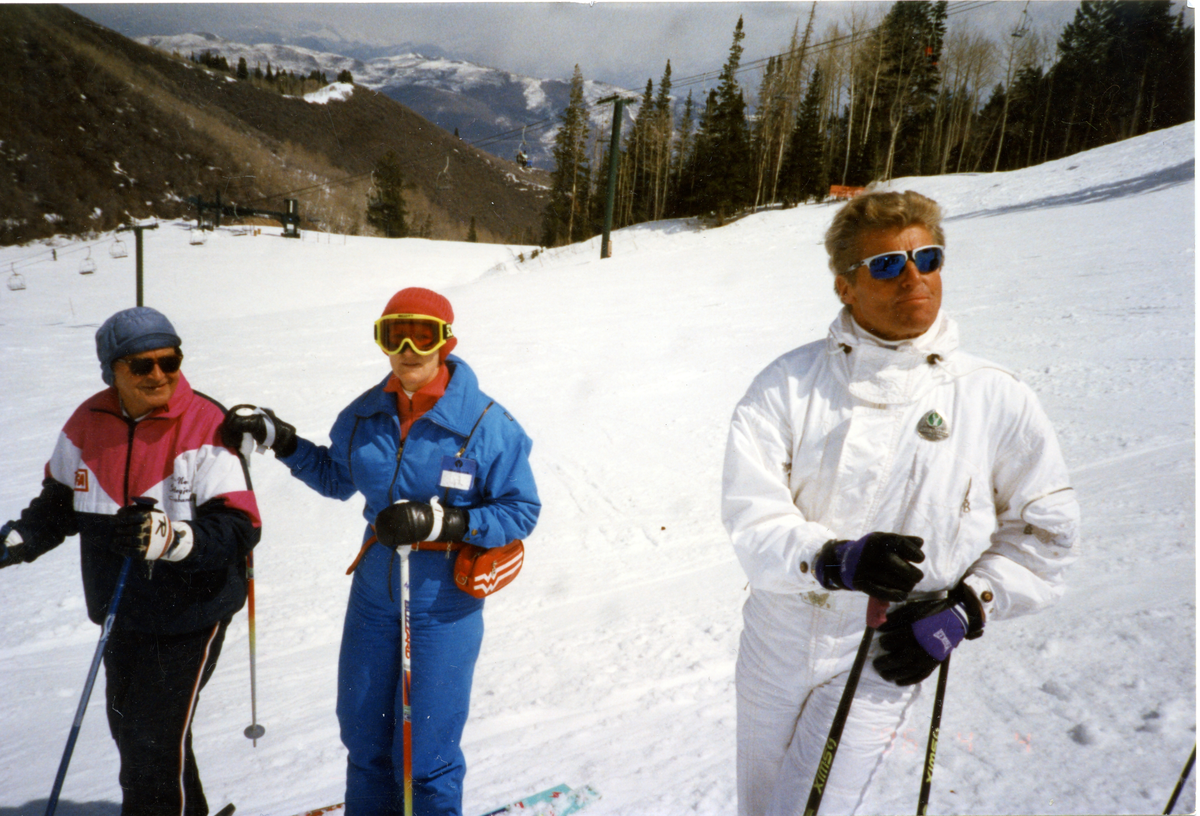 Olaf sammen med Stein Eriksen. Antagelig i Park City, USA
