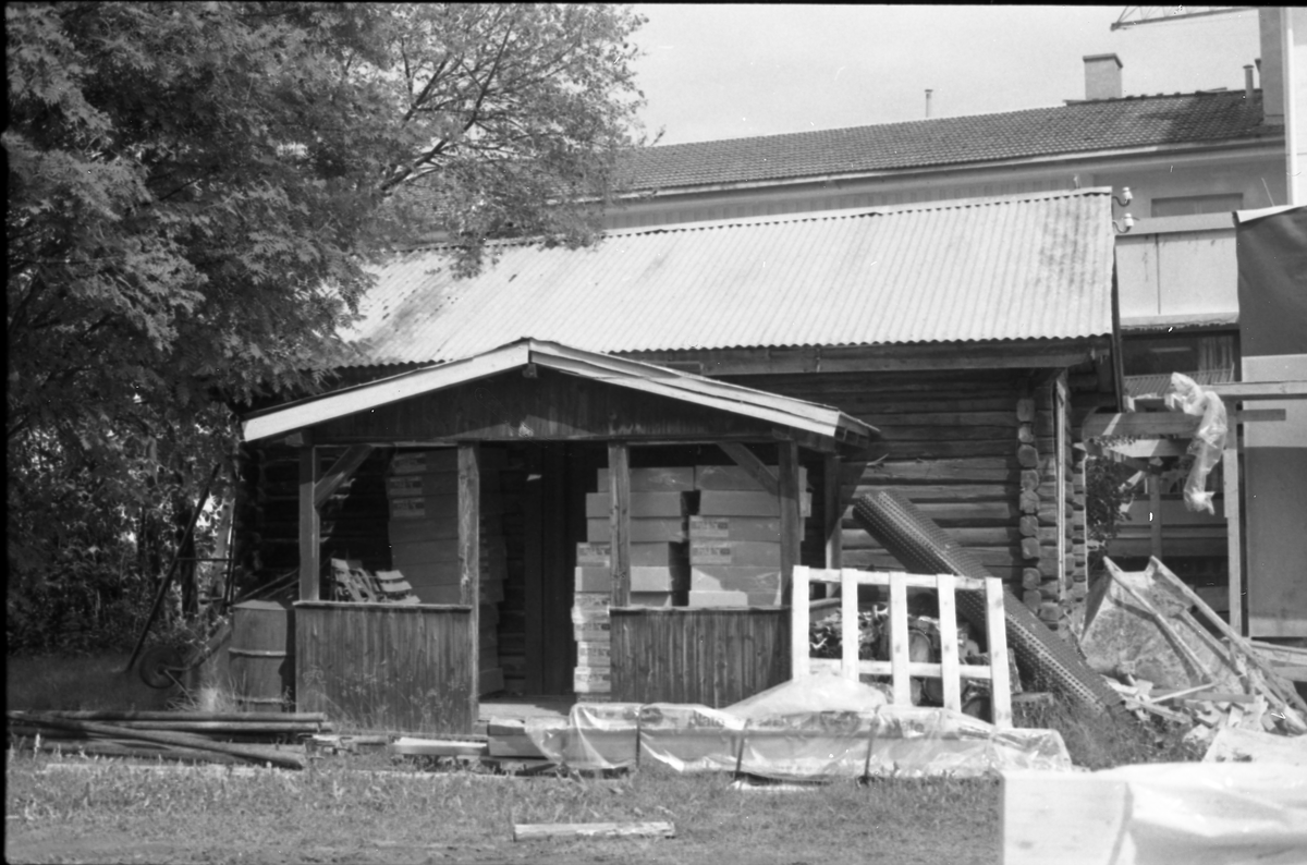 Dette huset lå i hagen bak Bjørnsenhuset. Huset til Olsen og Halvorsen
