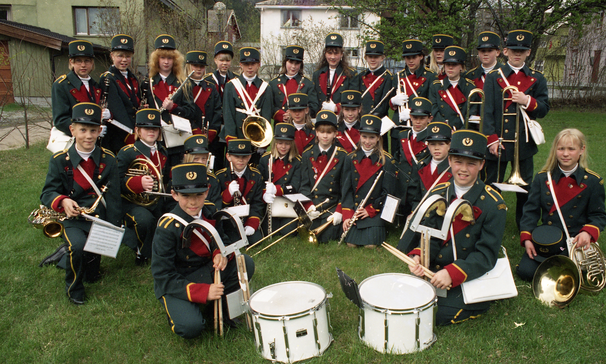 Musikere
Nesbyen Juniorkorps spiller for første gang i 17. mai tog
