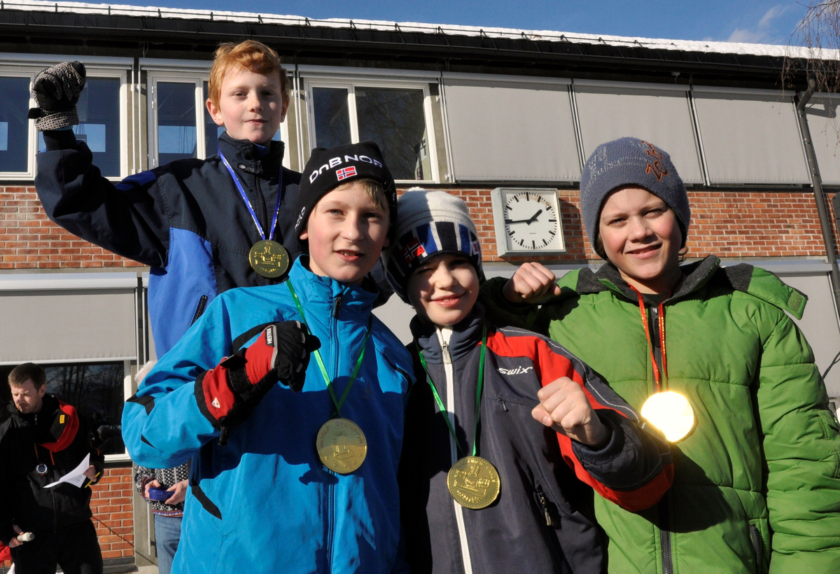 Skolebarn
Premieutdeling etter skirenn på Nes barneskole. Fra venstre: Jaran Ugulen, Sander Flaget, Sander Heio og Vemund Reime.
