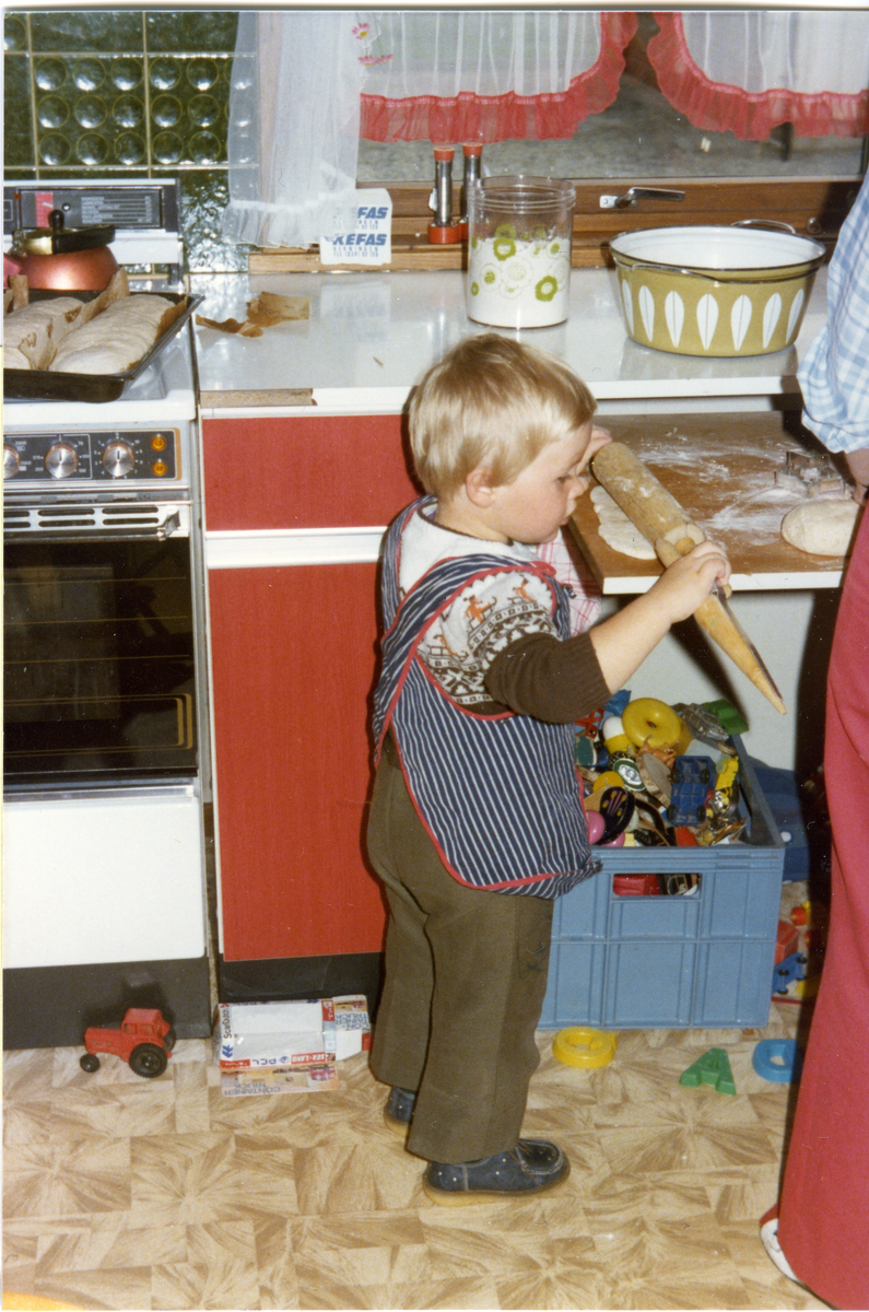 Baking
Ole Solheim baker.
