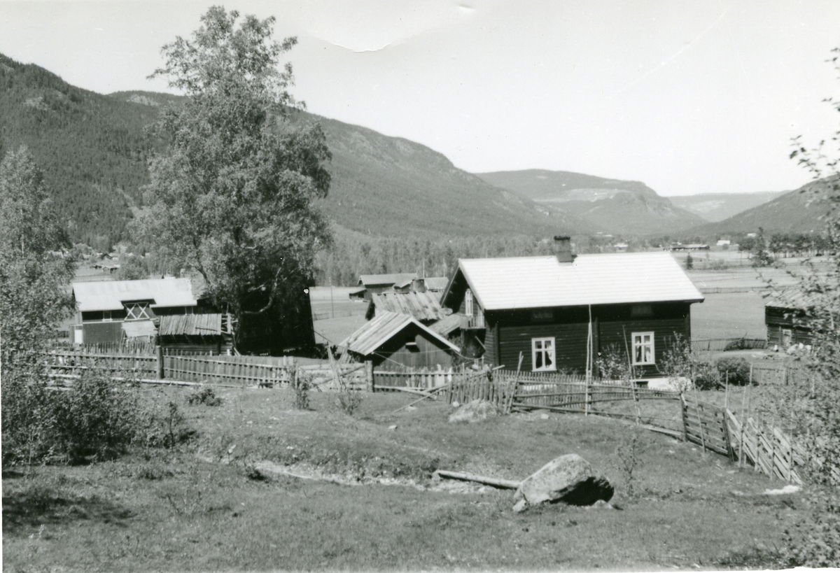 Gården Haraldseth. Våningshus fra 1921
Eier i 1945 Tidemann Haraldseth
