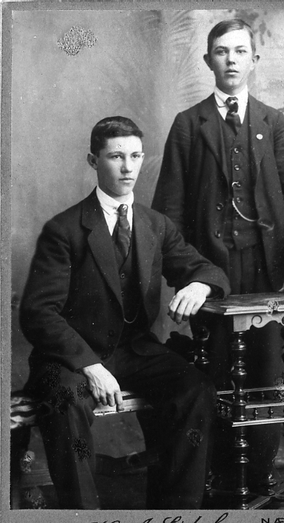 Portrett
Steingrim Sandanbråten,17 årog Nils Sandanbråten,15 år.
