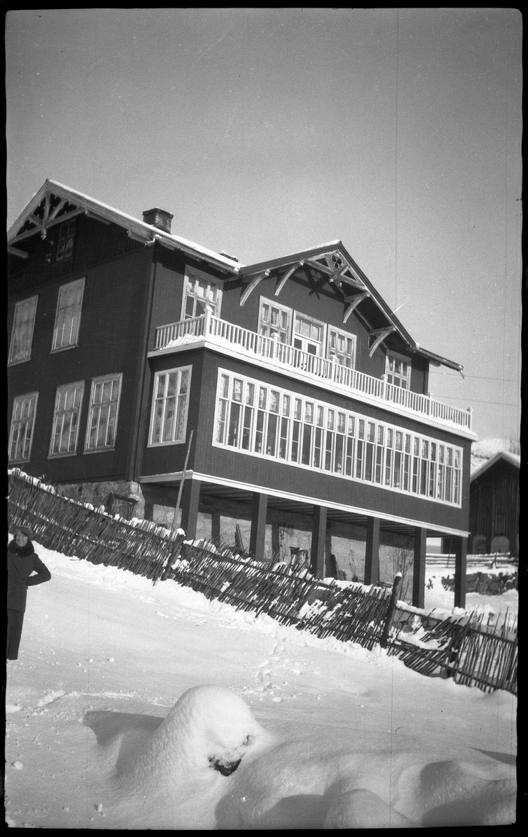 Villa Rømcke i Rukkedalen.Villa i Rolfshus. Ble kjøpt av Fernanda Angelica Ytteborg.
